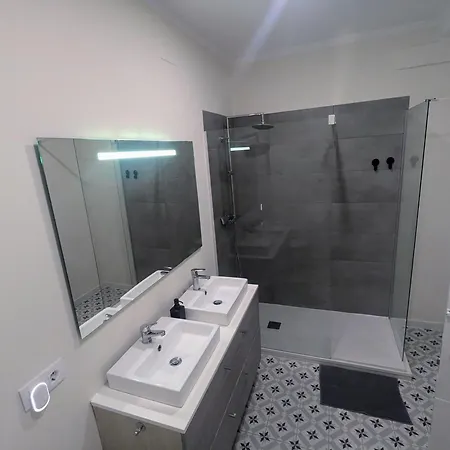 Gracia Parkside Flat - Only For Of Than 32 Nights 公寓 *
