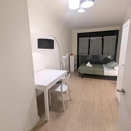 Gracia Parkside Flat - Only For Of Than 32 Nights 公寓 巴塞罗那